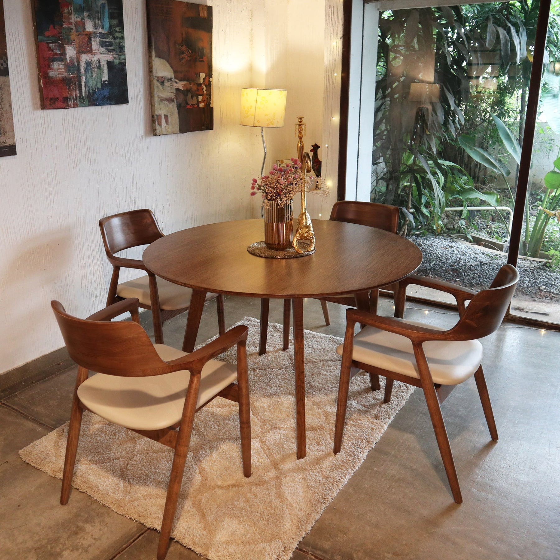 Round Dining Tables